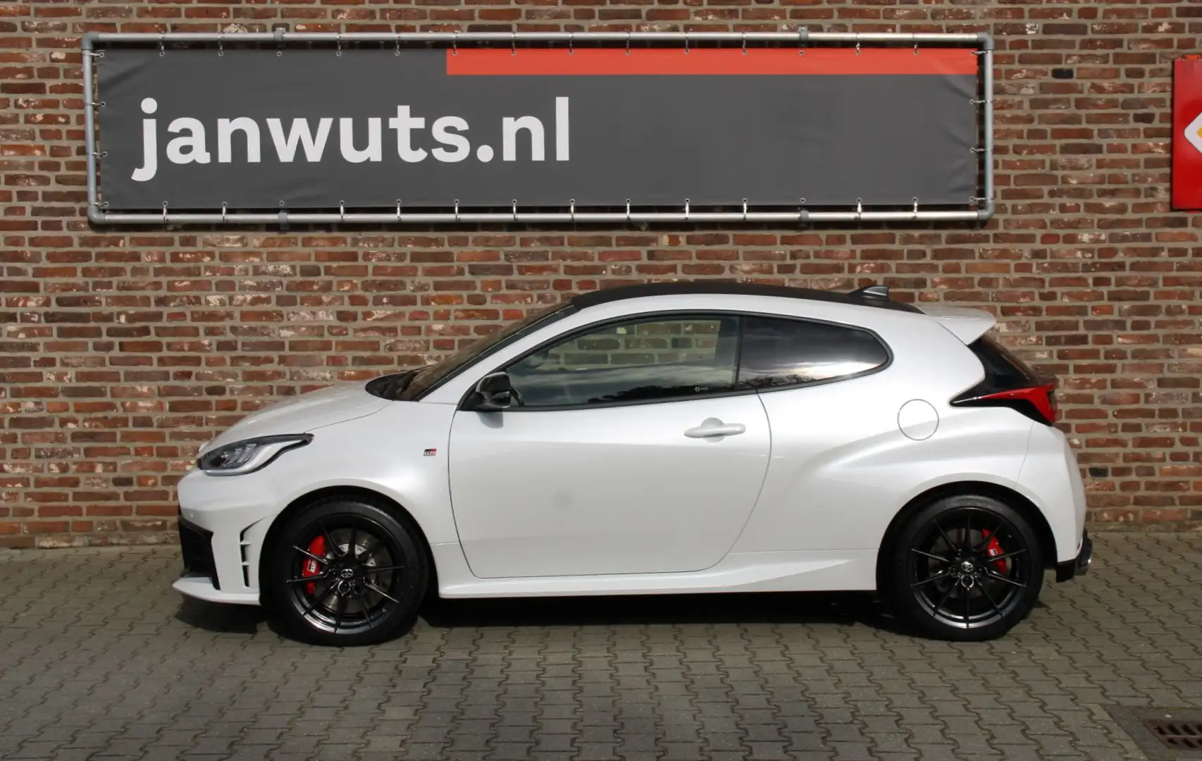 Toyota Yaris 1.6 Turbo GR + Performance Pack (EXCL. TAXES) Weiß - 2