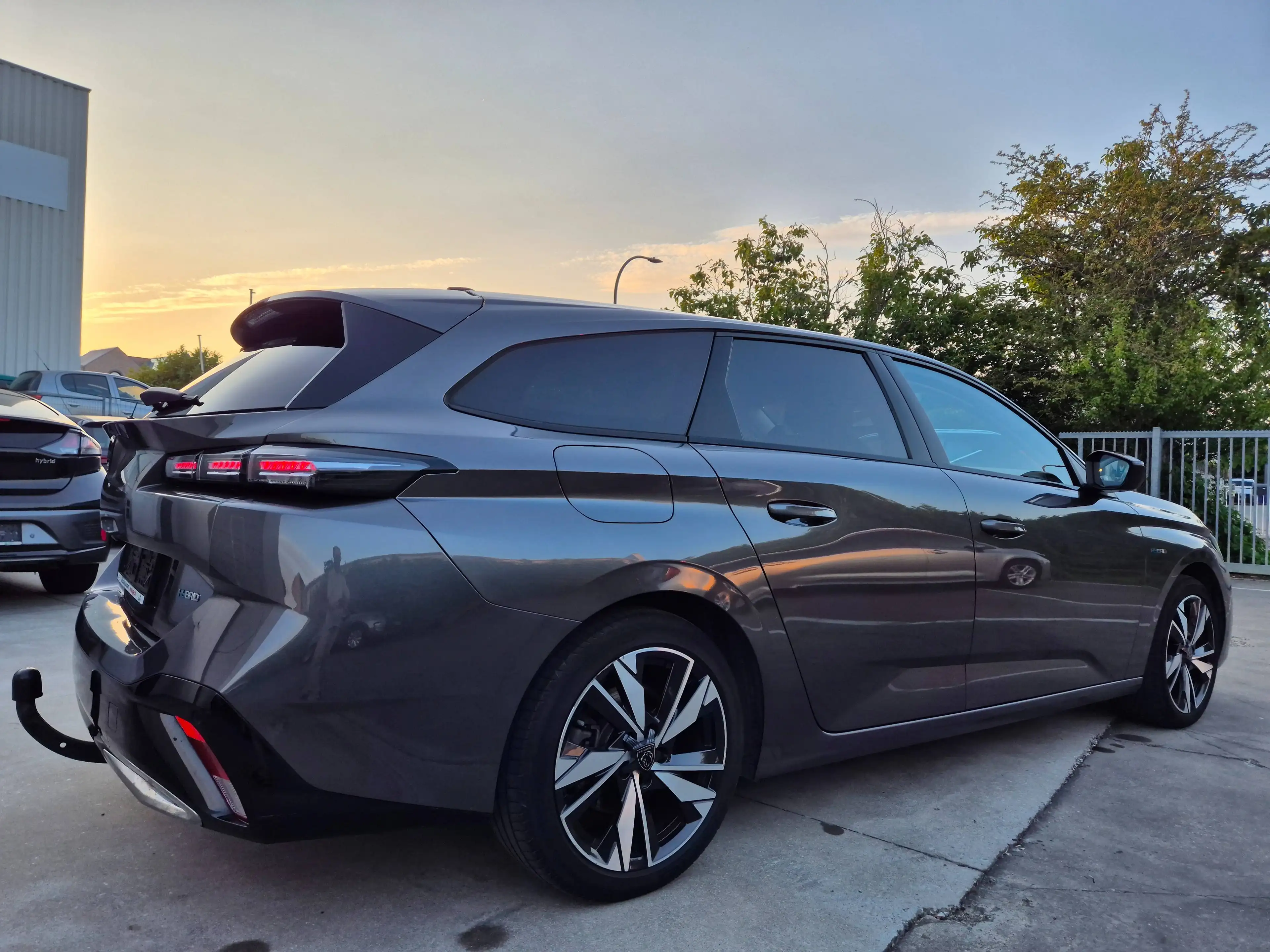 Peugeot 308 SW 1.6 PHEV HYBRID // ALLURE // e-EAT8 // 84.657 KM !! 2023 !! — photo 13