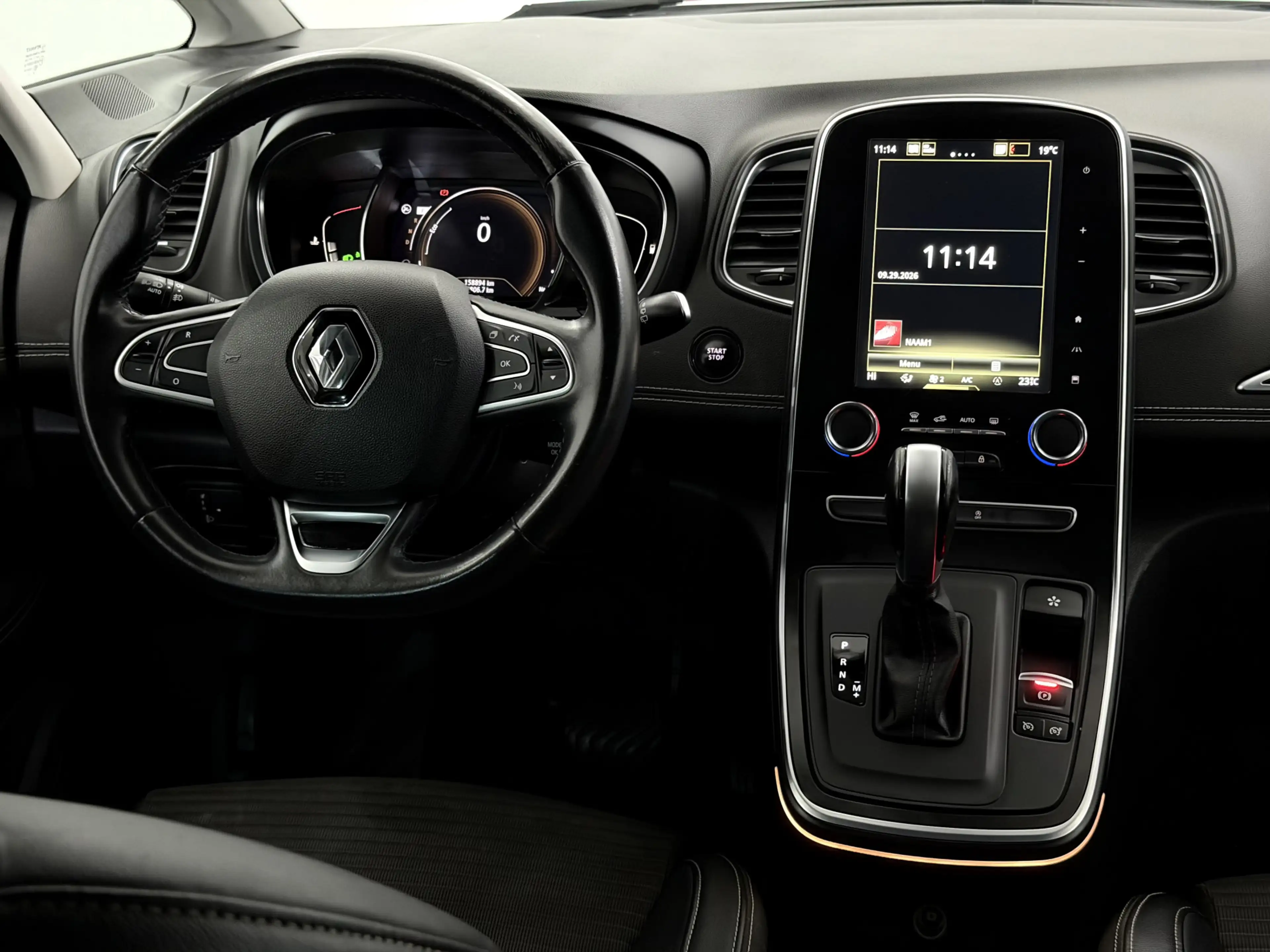 Renault Grand Scenic 1.3 TCe Bose 7p. Camera, Navi, Half leder, Keyless — photo 12