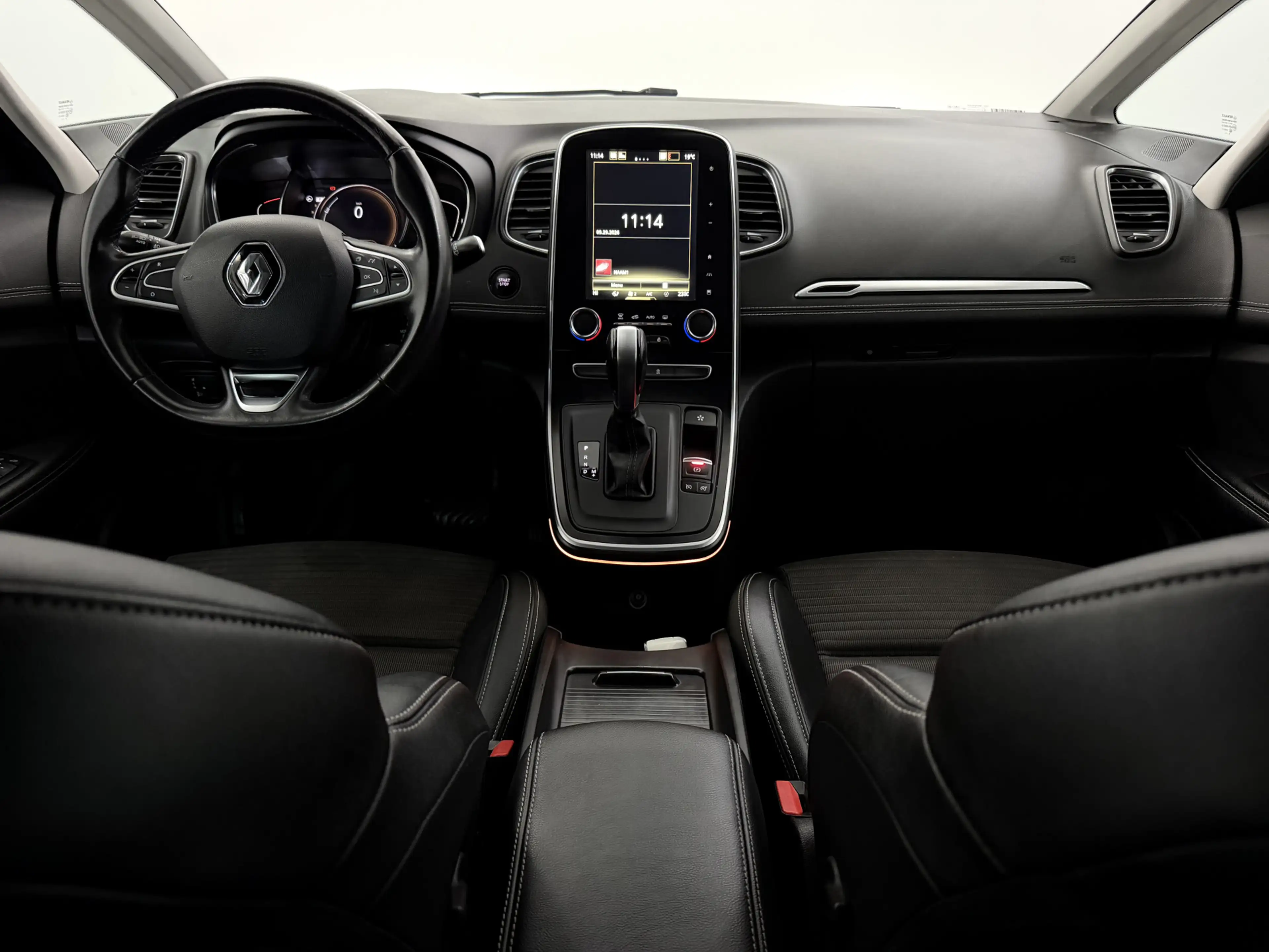 Renault Grand Scenic 1.3 TCe Bose 7p. Camera, Navi, Half leder, Keyless — photo 3