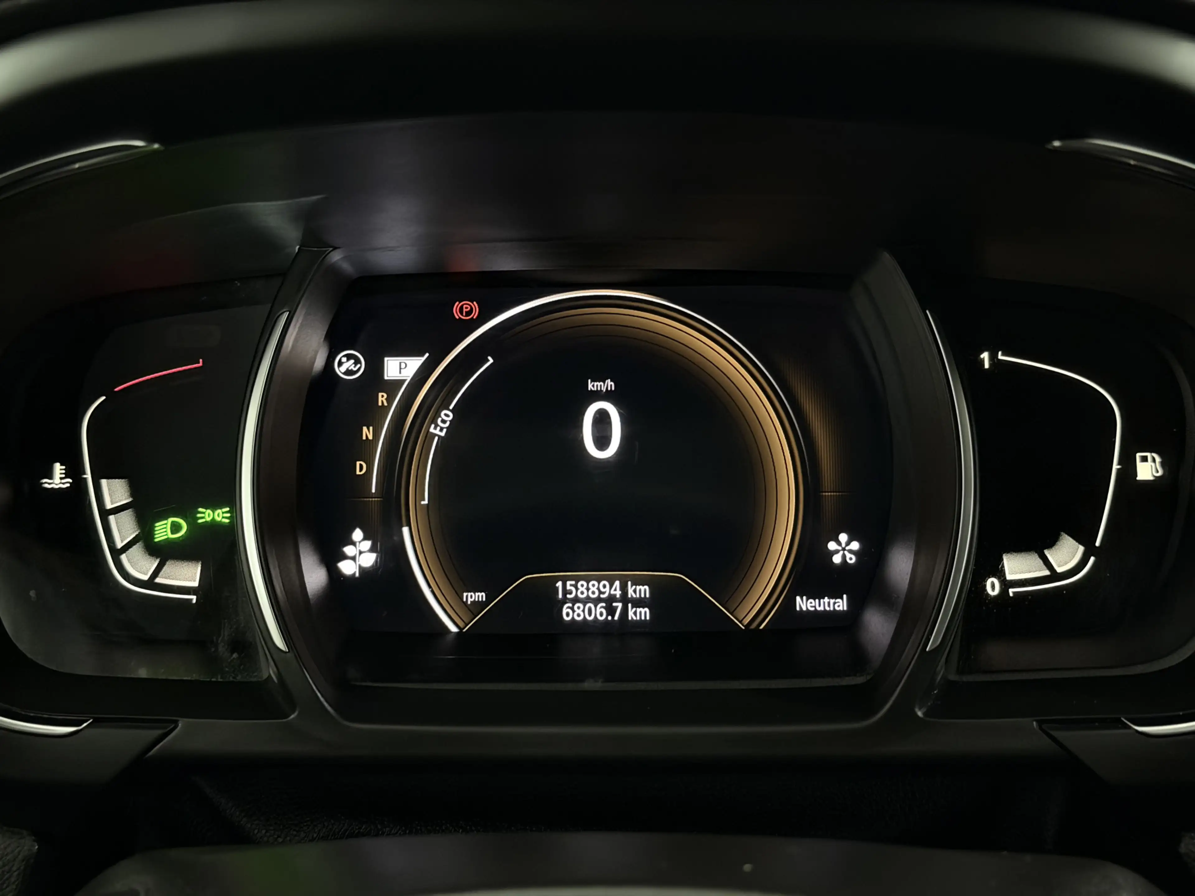 Renault Grand Scenic 1.3 TCe Bose 7p. Camera, Navi, Half leder, Keyless — photo 31