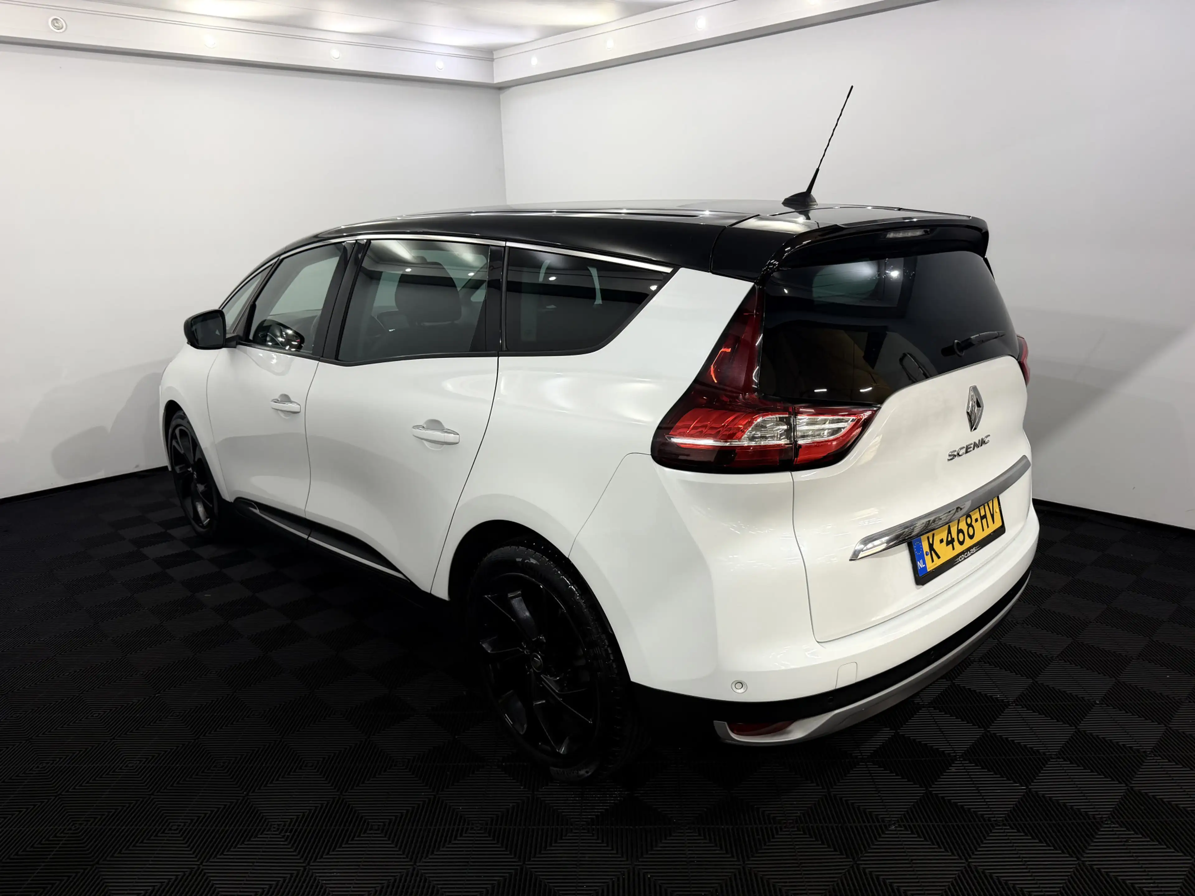 Renault Grand Scenic 1.3 TCe Bose 7p. Camera, Navi, Half leder, Keyless — photo 4