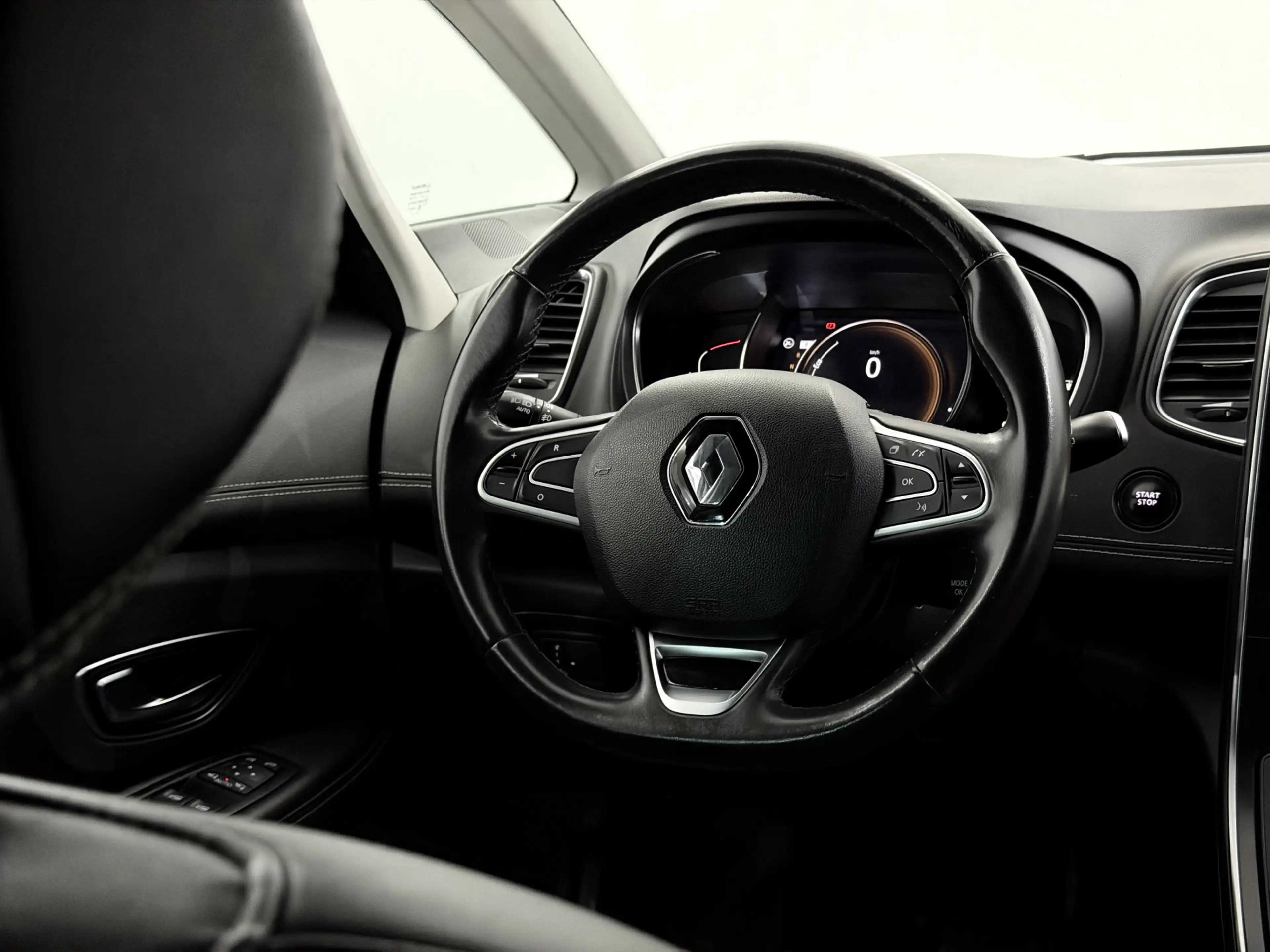 Renault Grand Scenic 1.3 TCe Bose 7p. Camera, Navi, Half leder, Keyless — photo 15