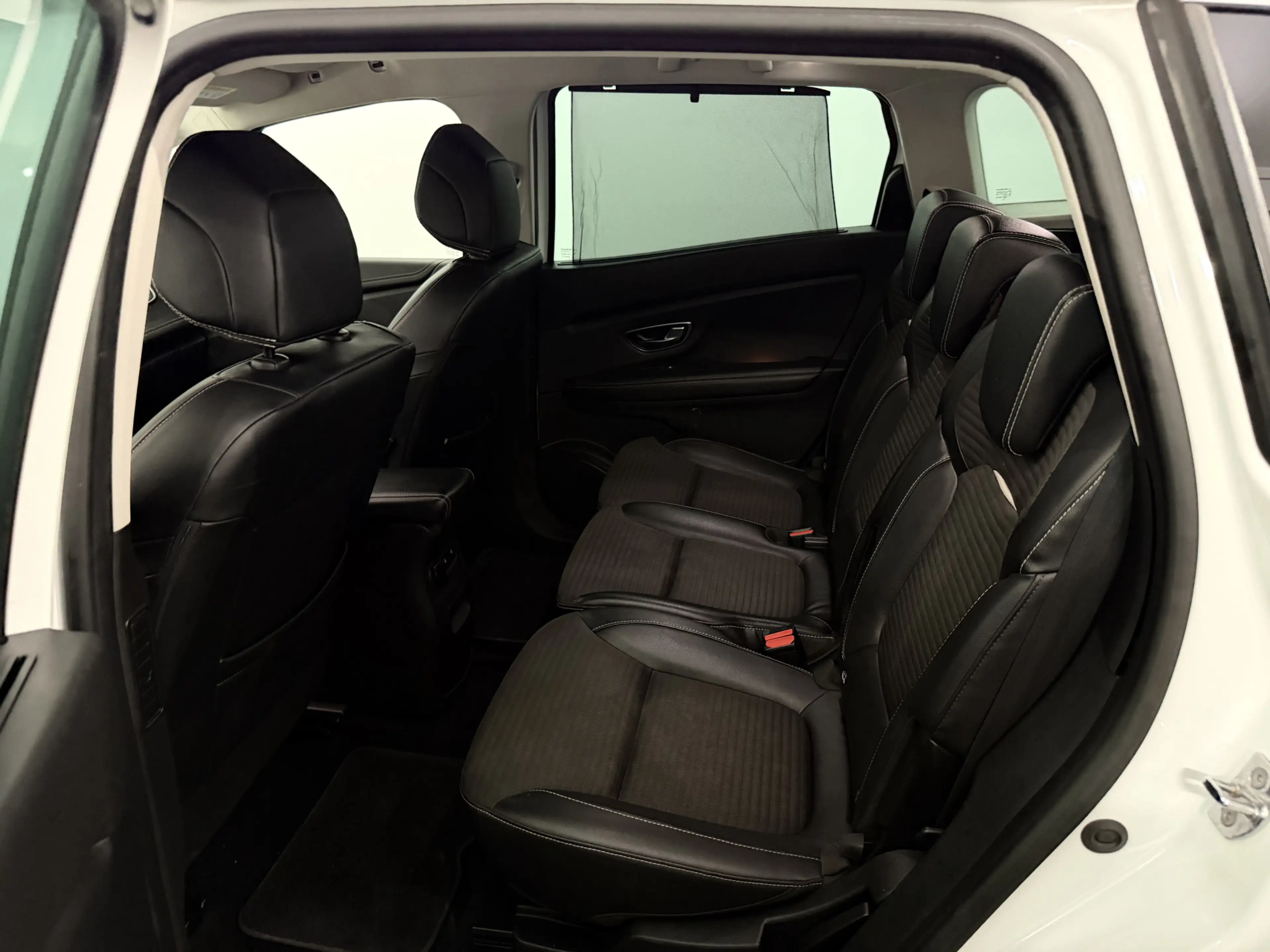 Renault Grand Scenic 1.3 TCe Bose 7p. Camera, Navi, Half leder, Keyless — photo 9