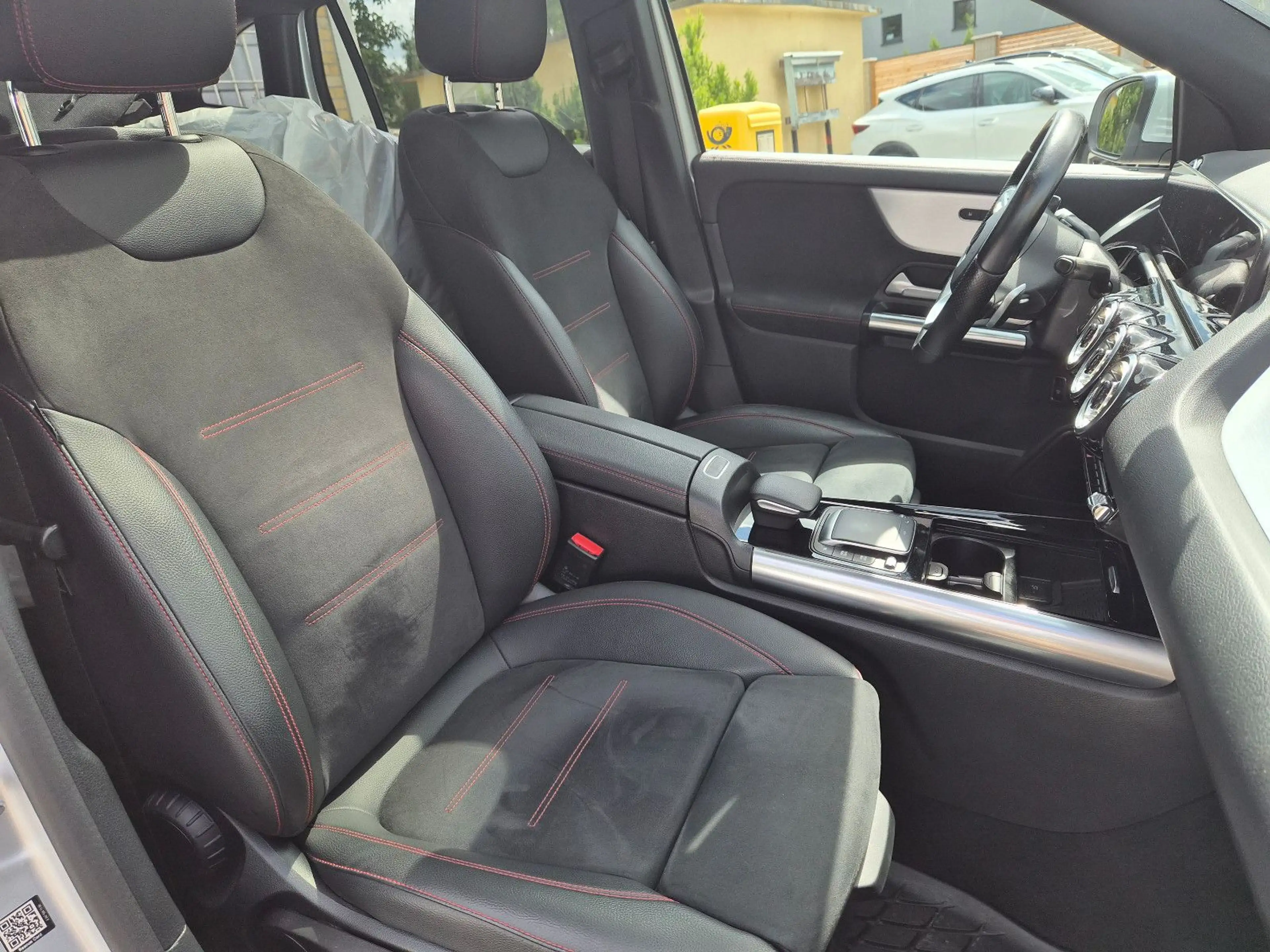 Mercedes-Benz GLA 250 4Matic AMG Line Panorama/LED/AHK — photo 9