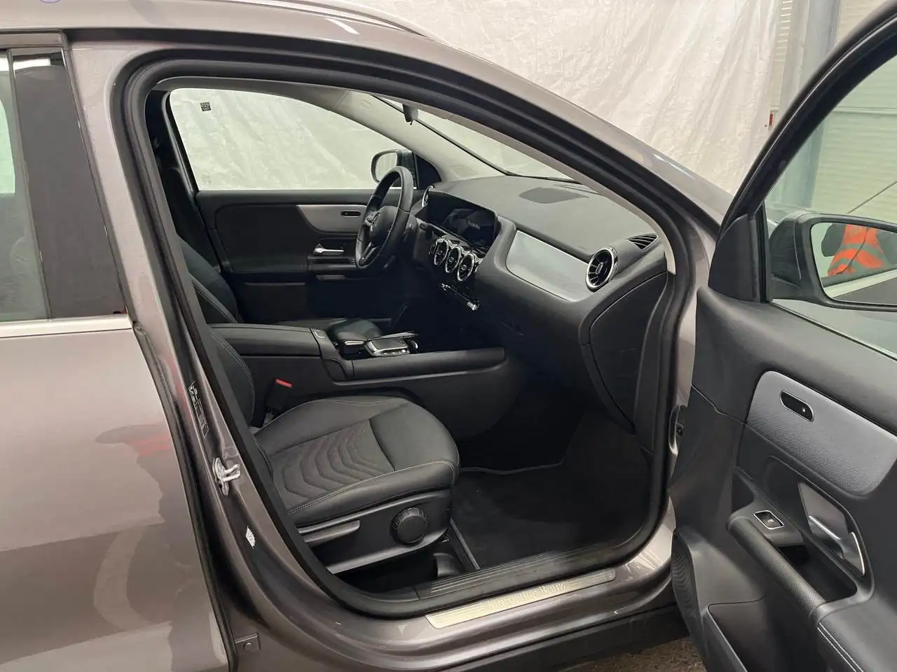 2024 Mercedes-Benz GLA 180 d Kamera*LED*Navi*MBUX*Teilleder*17*DAB, photograph 7