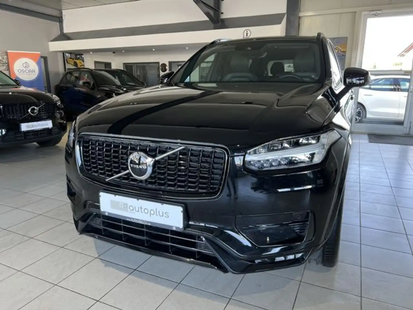 Volvo XC90 B5 (D) R-Design AWD ACC BLIS AHK Pano H/K Schwarz - 2