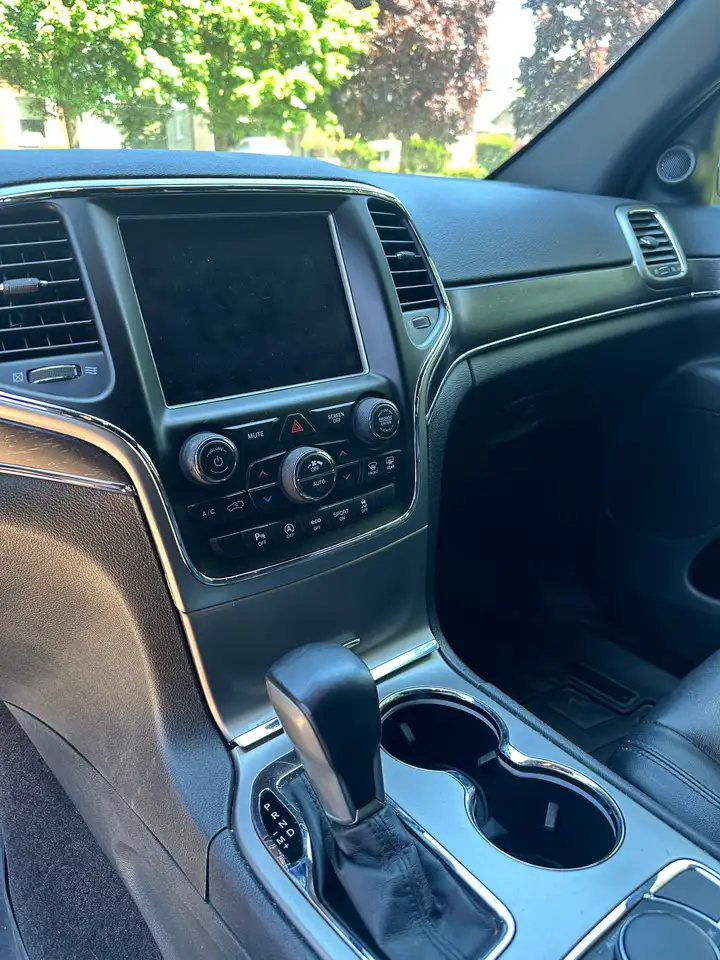 Jeep Grand Cherokee снимка Jeep Grand Cherokee