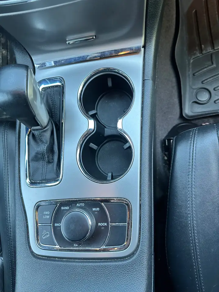 Jeep Grand Cherokee снимка Jeep Grand Cherokee