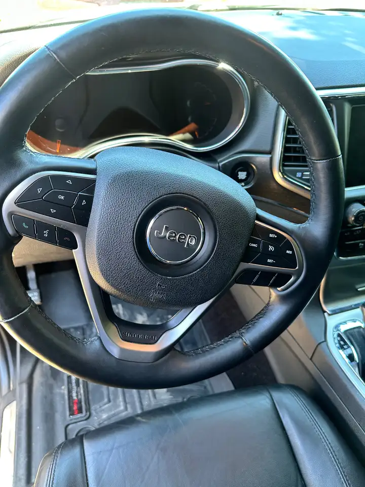 Jeep Grand Cherokee снимка Jeep Grand Cherokee