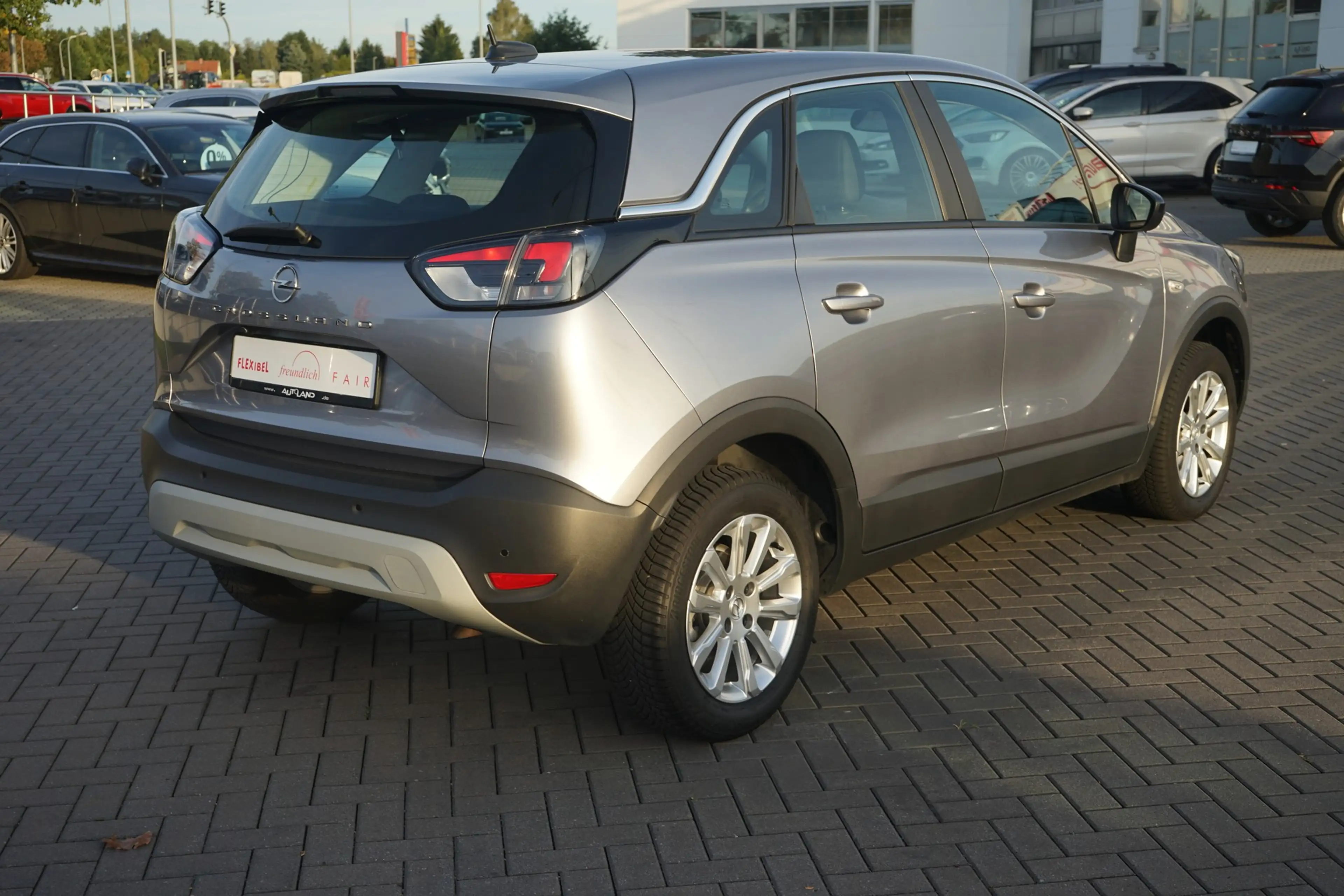 Opel Crossland 1.2 Edition LED Kamera Sitzheizung PDC — photo 7