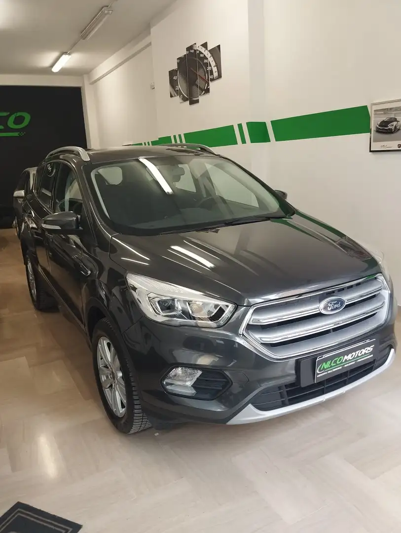 Ford Kuga Kuga 1.5 tdci Business s Grijs - 2