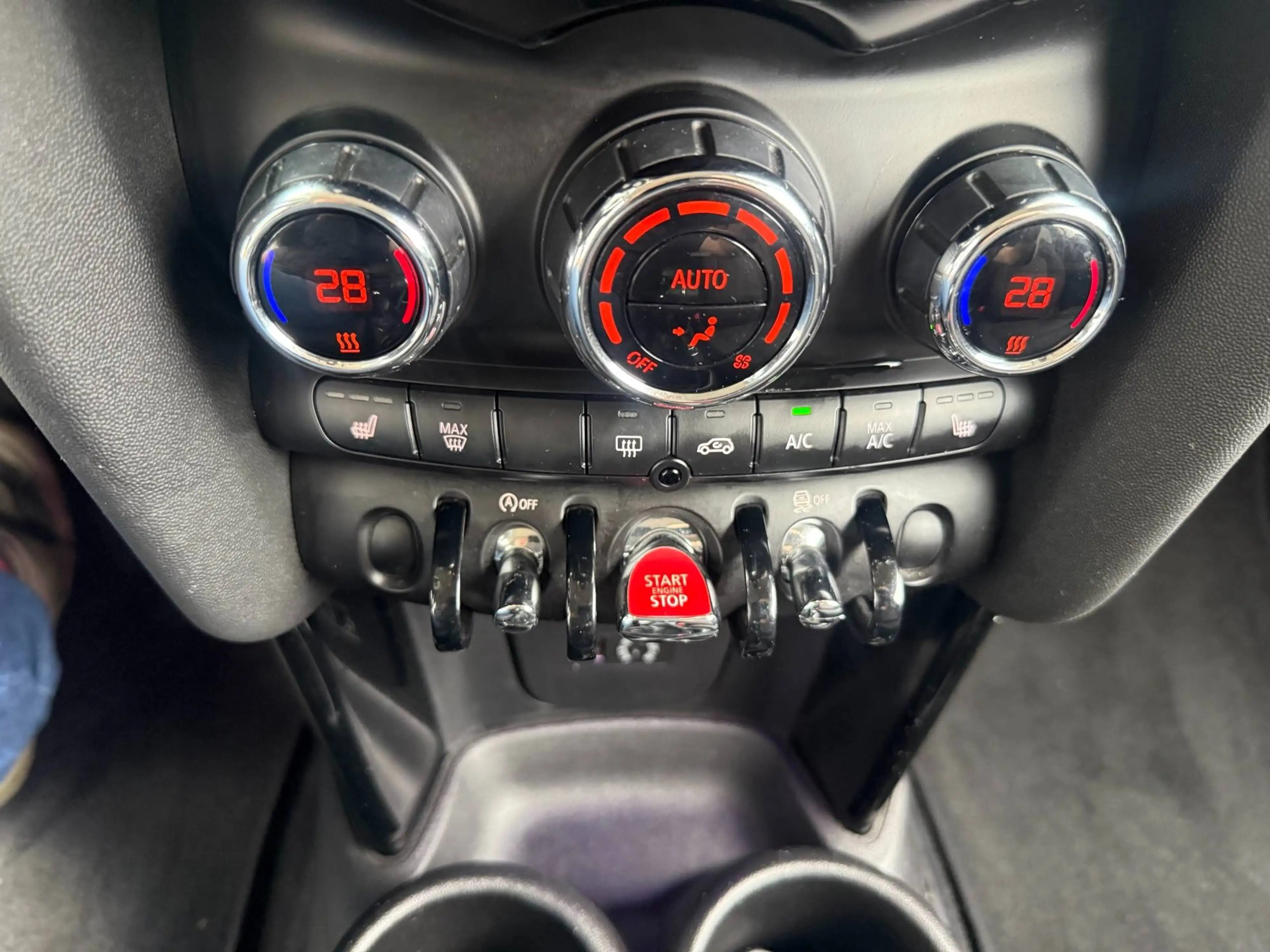 MINI Cooper D — photo 11