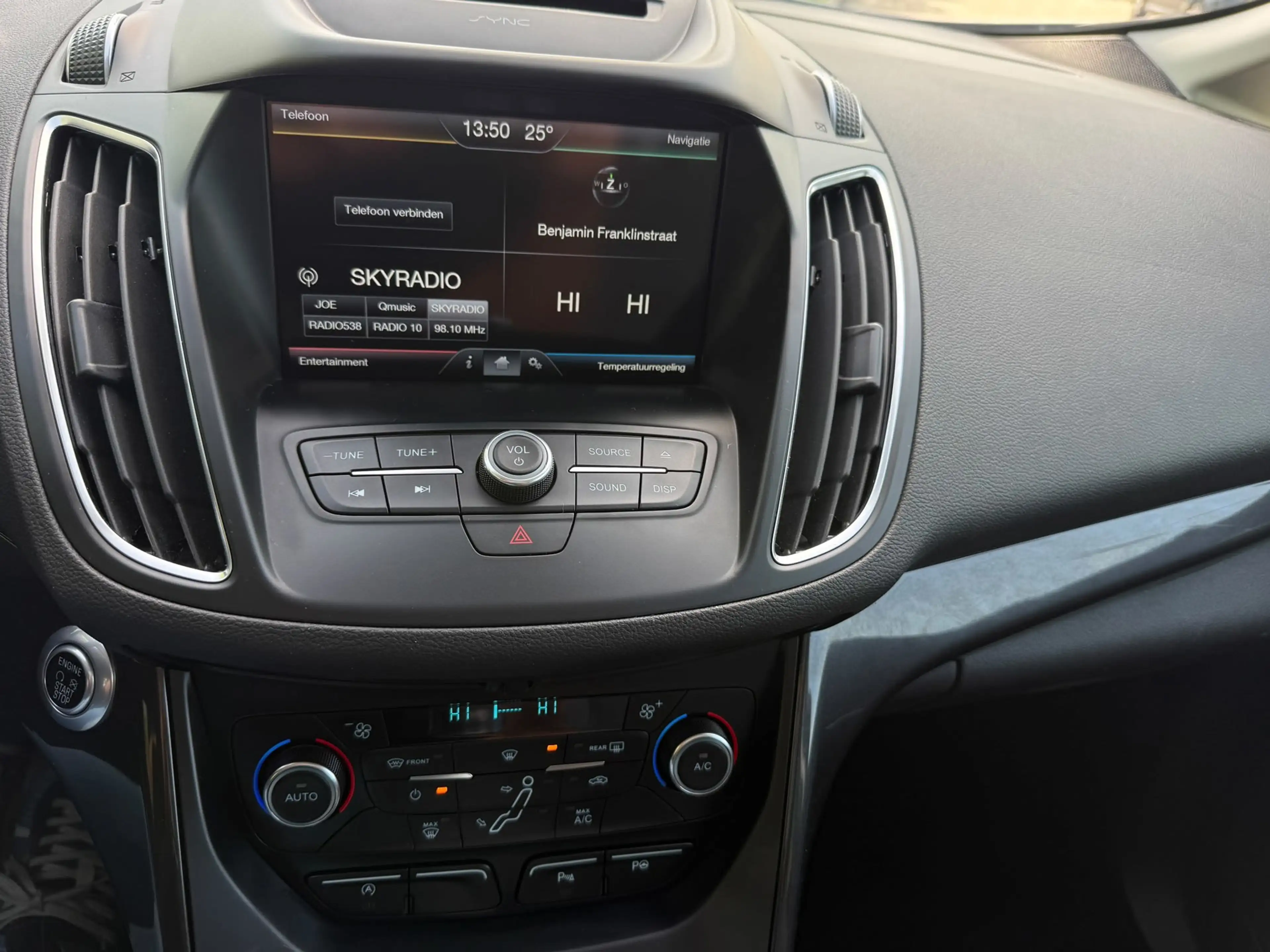 Ford C-Max 1.0 Titanium — photo 15