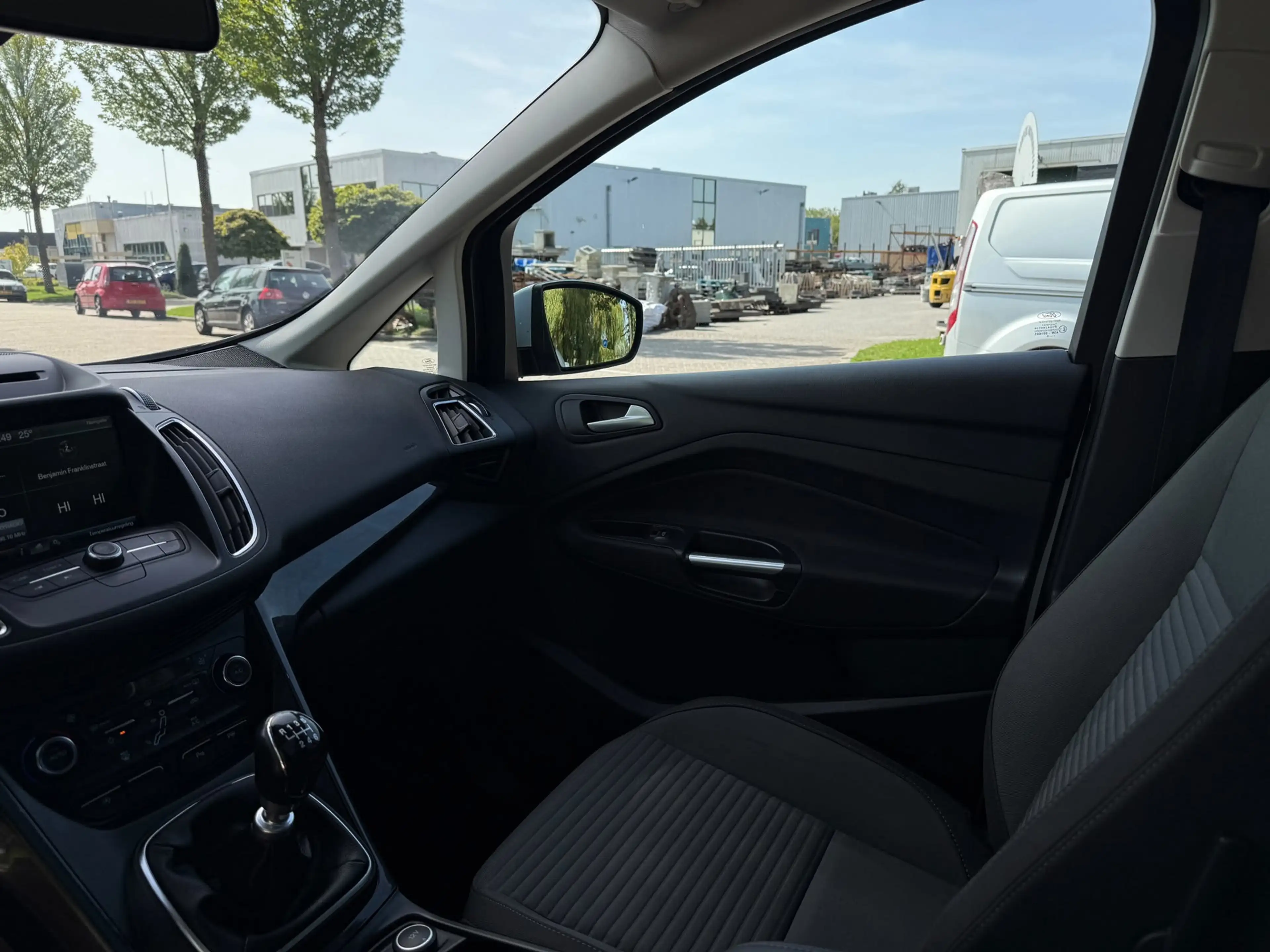 Ford C-Max 1.0 Titanium — photo 14