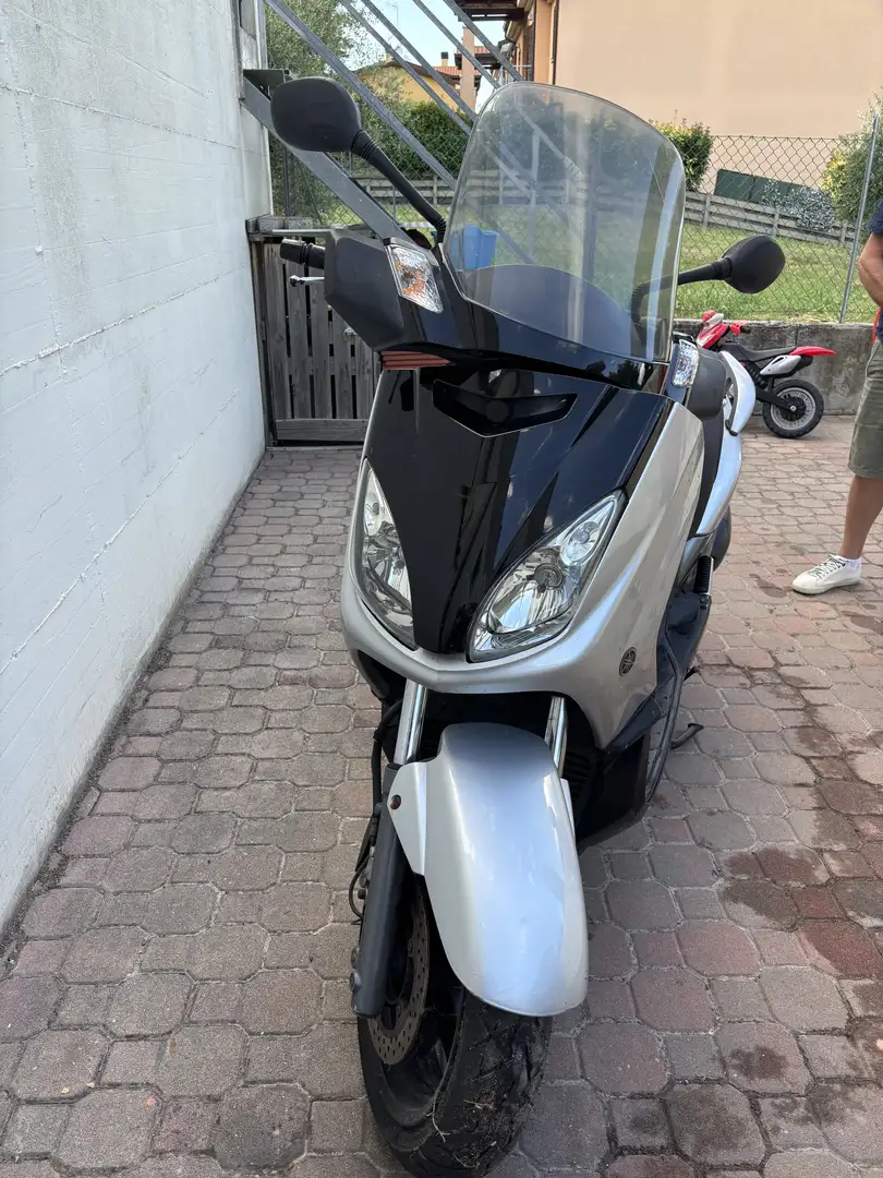 Yamaha X-Max 250 - 1