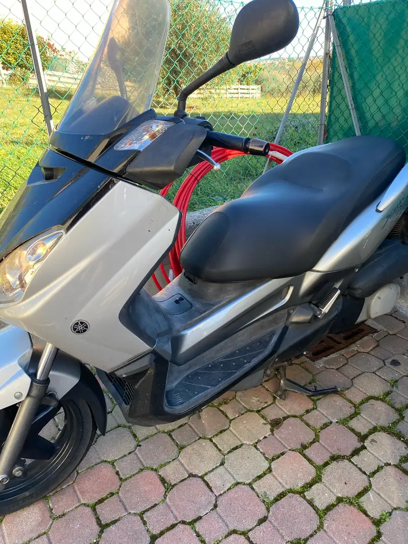Yamaha X-Max 250 - 2