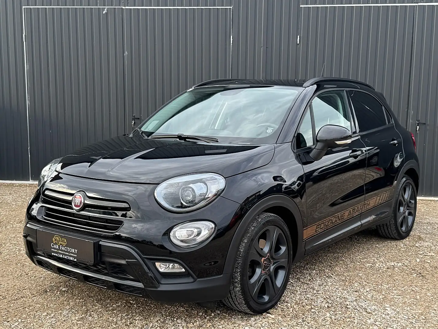 Fiat 500X 1,4 Multi-Air2 Turbo 140 Off-R. Look S-Design DCT Schwarz - 1