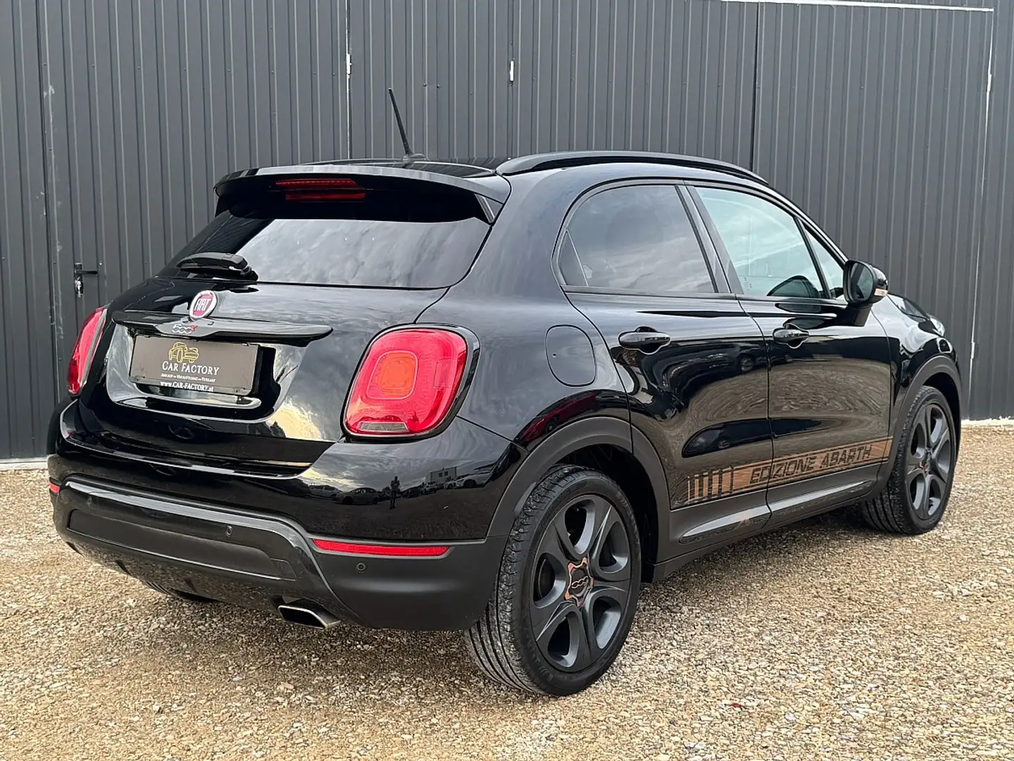 Fiat 500X 1,4 Multi-Air2 Turbo 140 Off-R. Look S-Design DCT Schwarz - 2