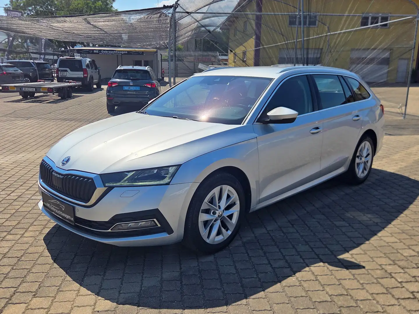 Skoda Octavia *AHK/LED/ACC/VIRTUELL-COCKPIT/NAV/KAMERA/SPURH/* Grau - 2