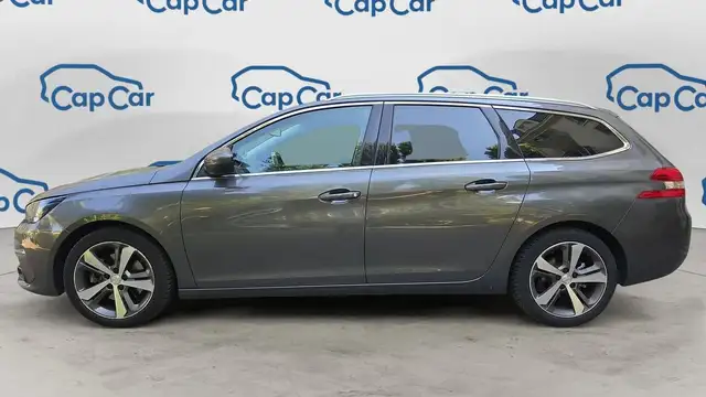 Peugeot 308 view 2