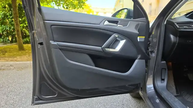 Peugeot 308 view 7