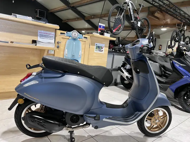 Vespa Primavera 125