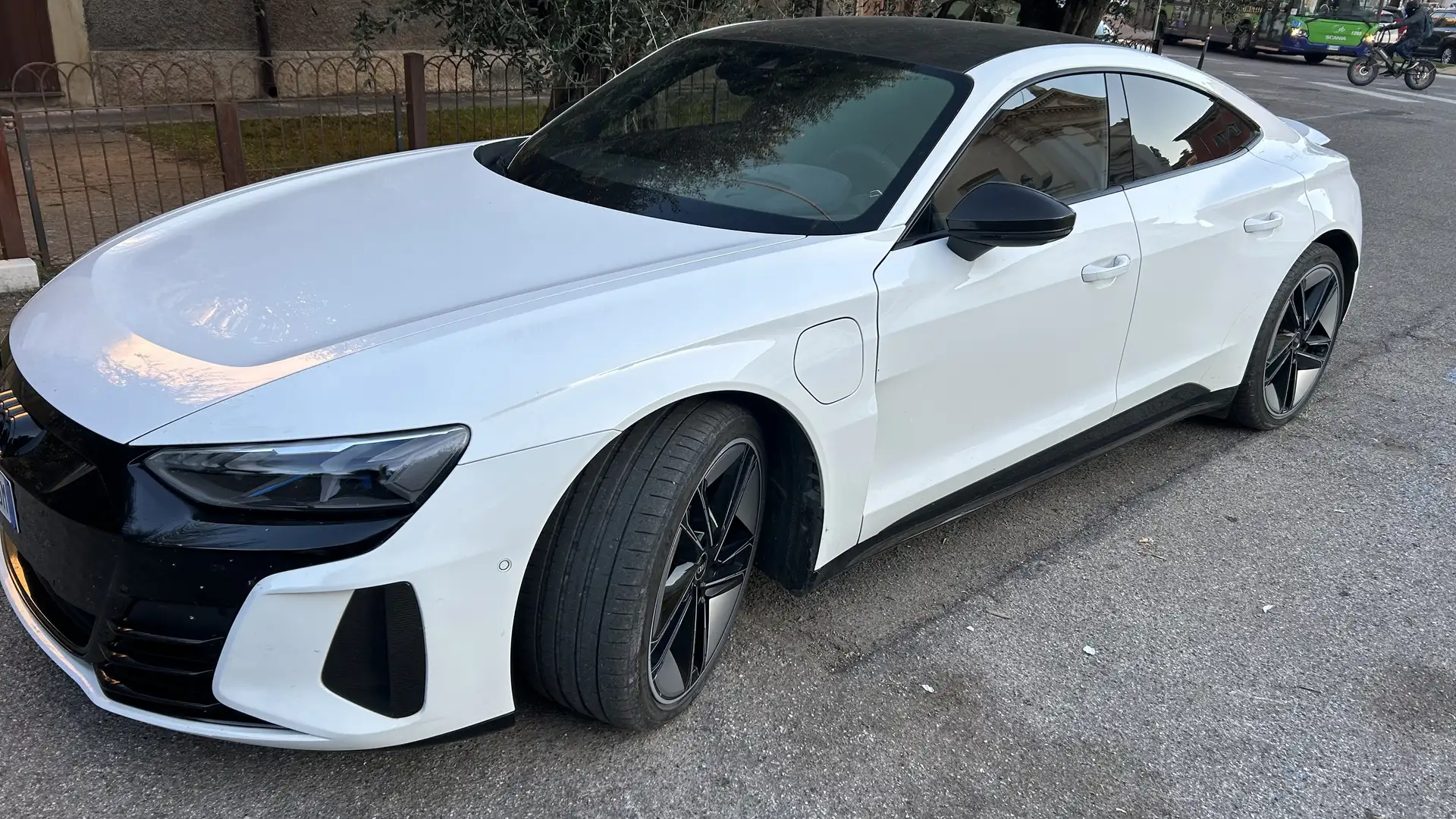 Audi e-tron GT RS - carbonio - black pack - 2