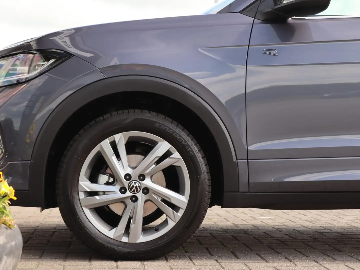 Volkswagen T-Cross 1.0 TSI 115 pk DSG R-Line | IQ Light | Stoelverwar Gris - 2
