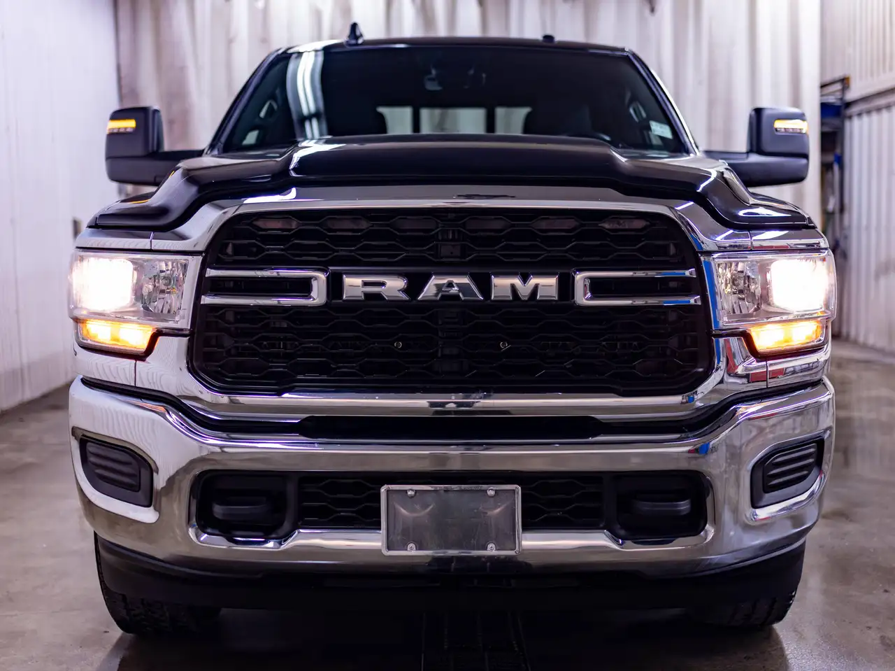 RAM 3500 снимка RAM 3500