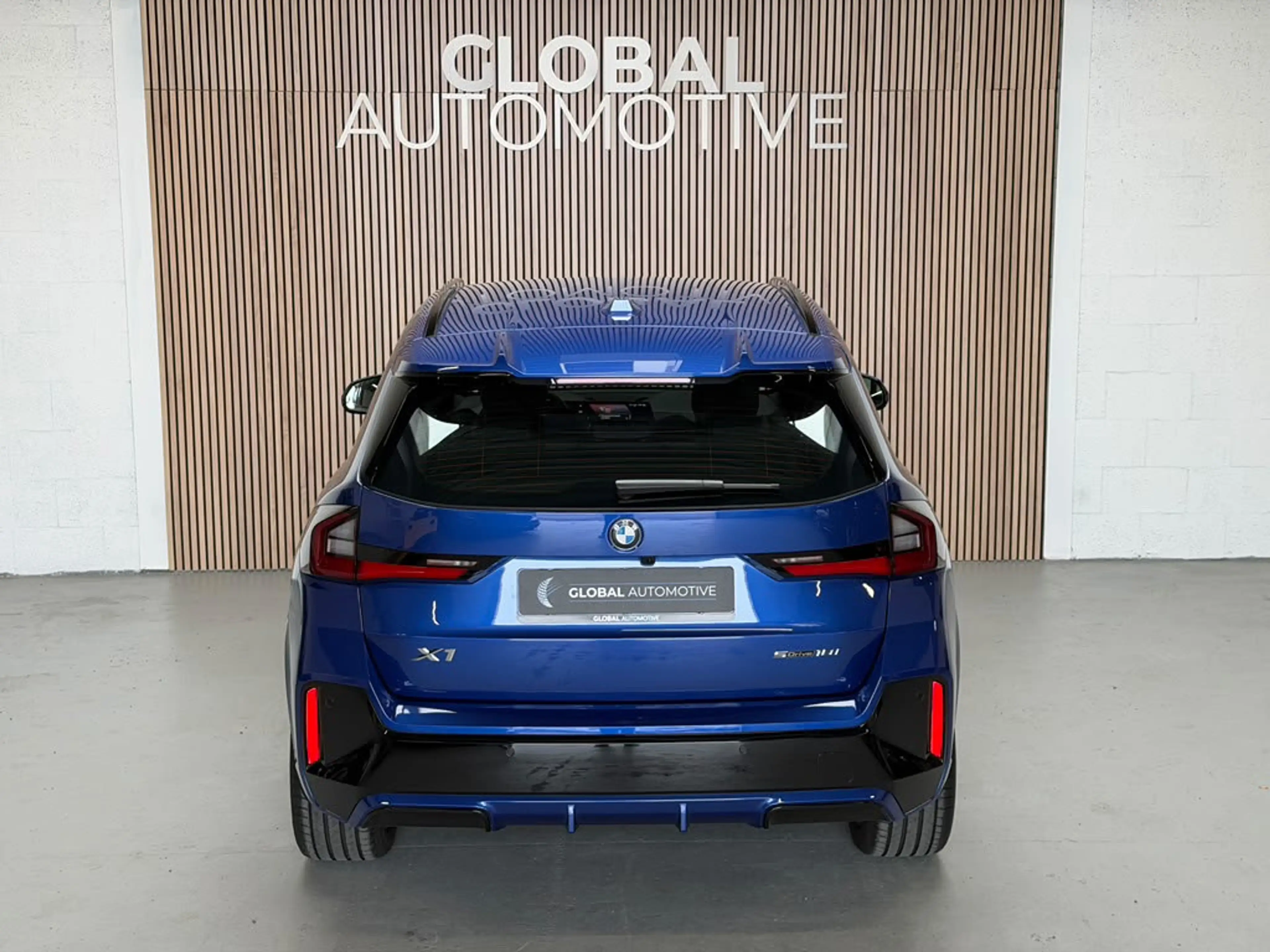 BMW X1 SDrive18i - M Sport Pro - 19 INCH - RODE REMMEN - — photo 4