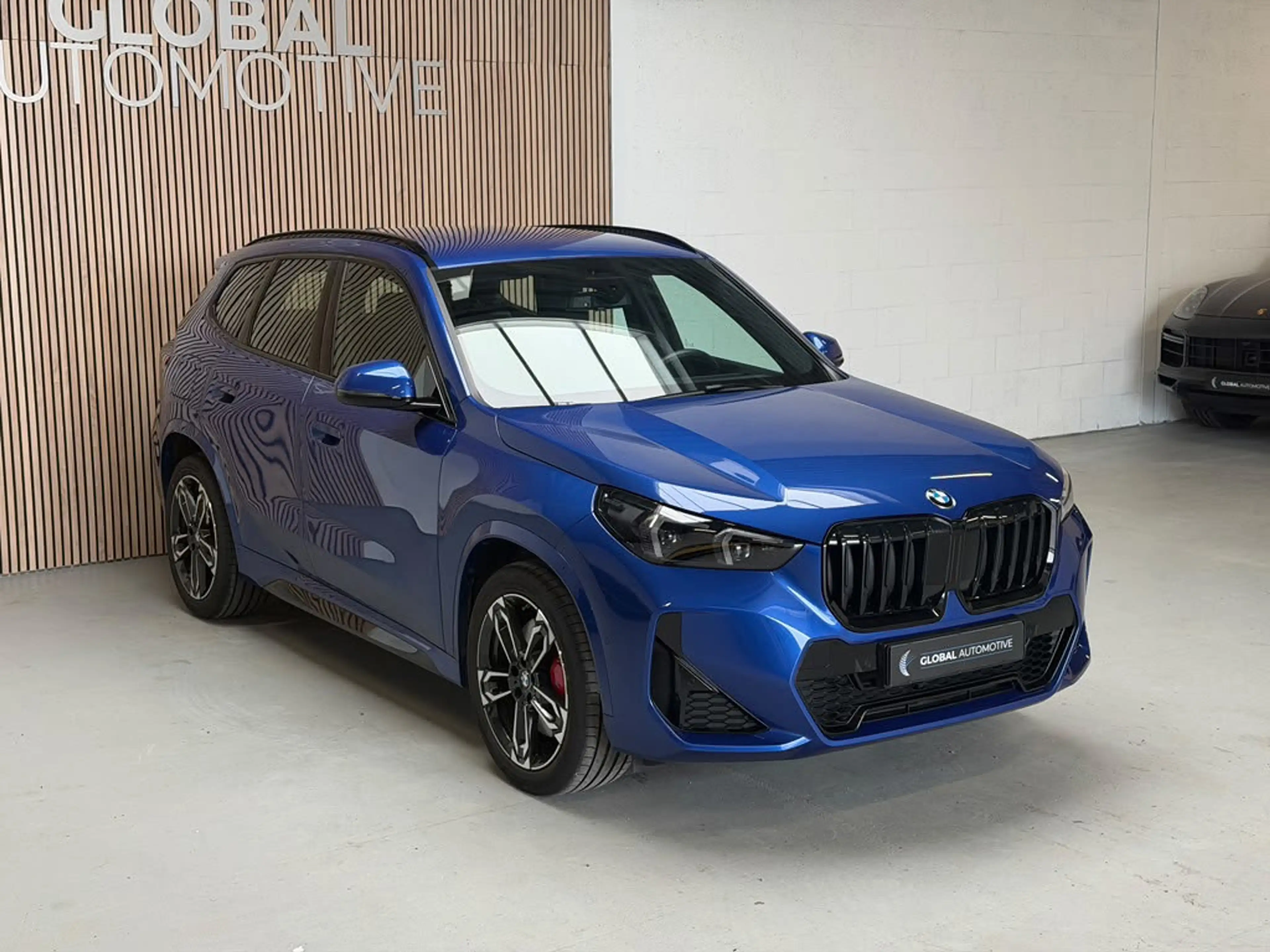 BMW X1 SDrive18i - M Sport Pro - 19 INCH - RODE REMMEN - — photo 2