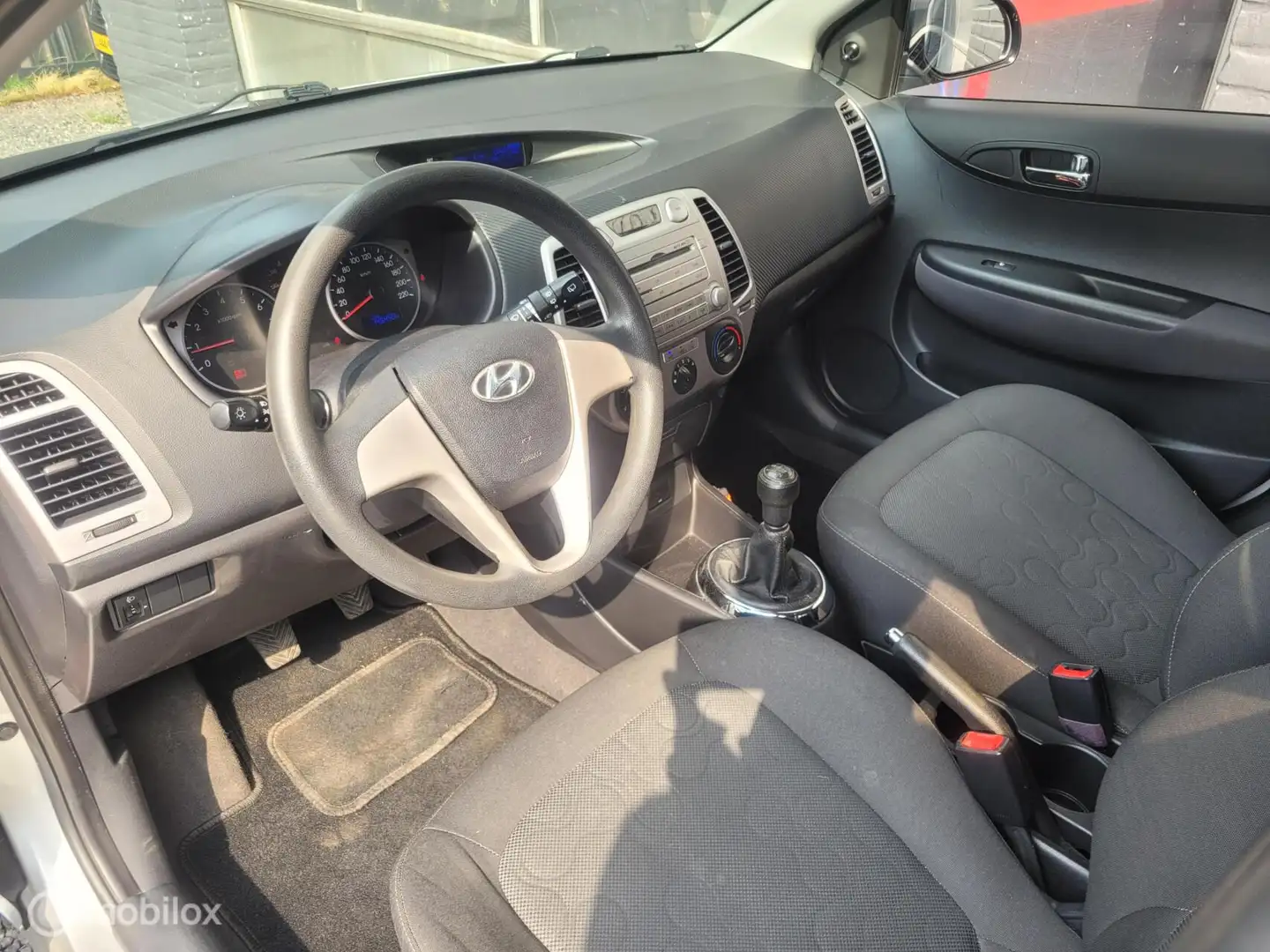 Hyundai i20 1.2i i-Drive | AIRCO | NWE KOPPELING | 145.000KM Grijs - 2
