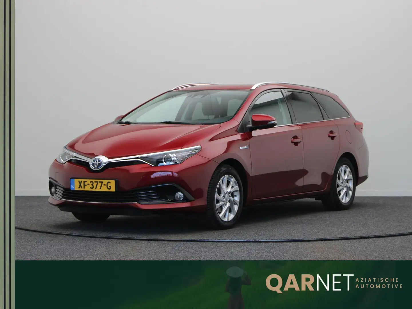 Toyota Auris Touring Sports 1.8 Hybrid Executive Go | Navigatie Rood - 1