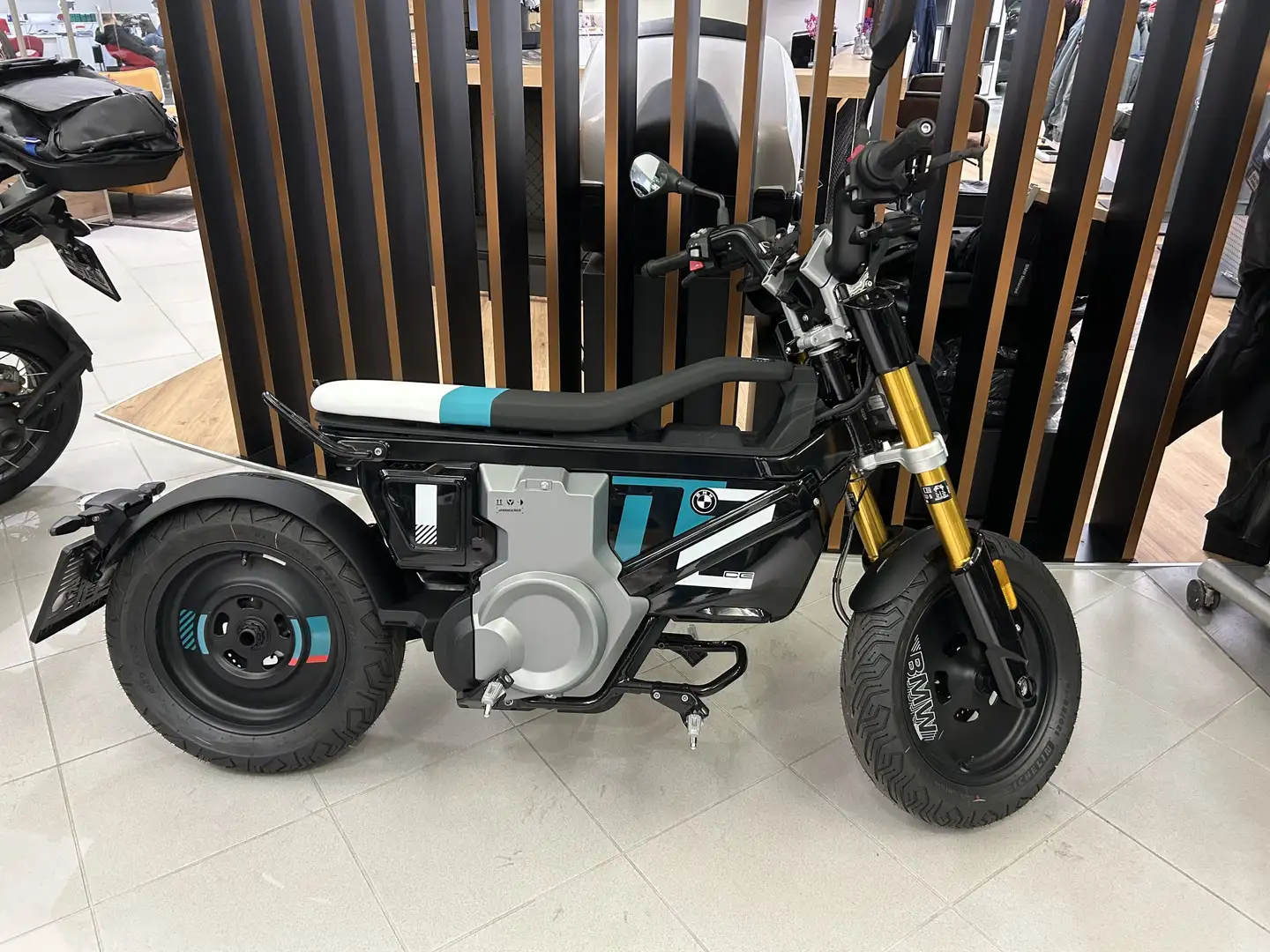 BMW CE 02 AM Negro - 1