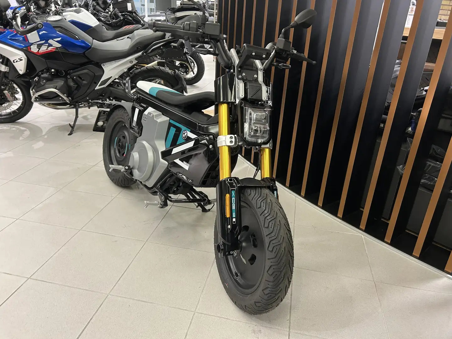 BMW CE 02 AM Negro - 2