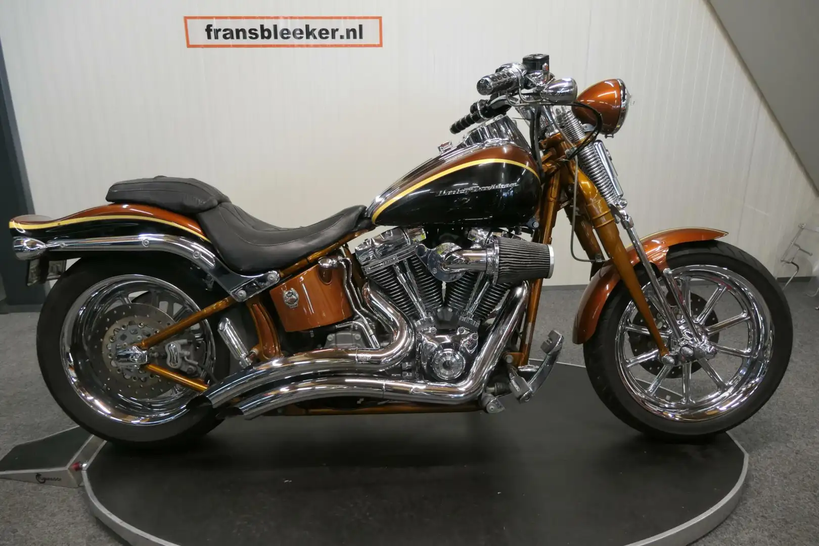 Harley-Davidson 110 cu screaming Eagle Oranje - 1