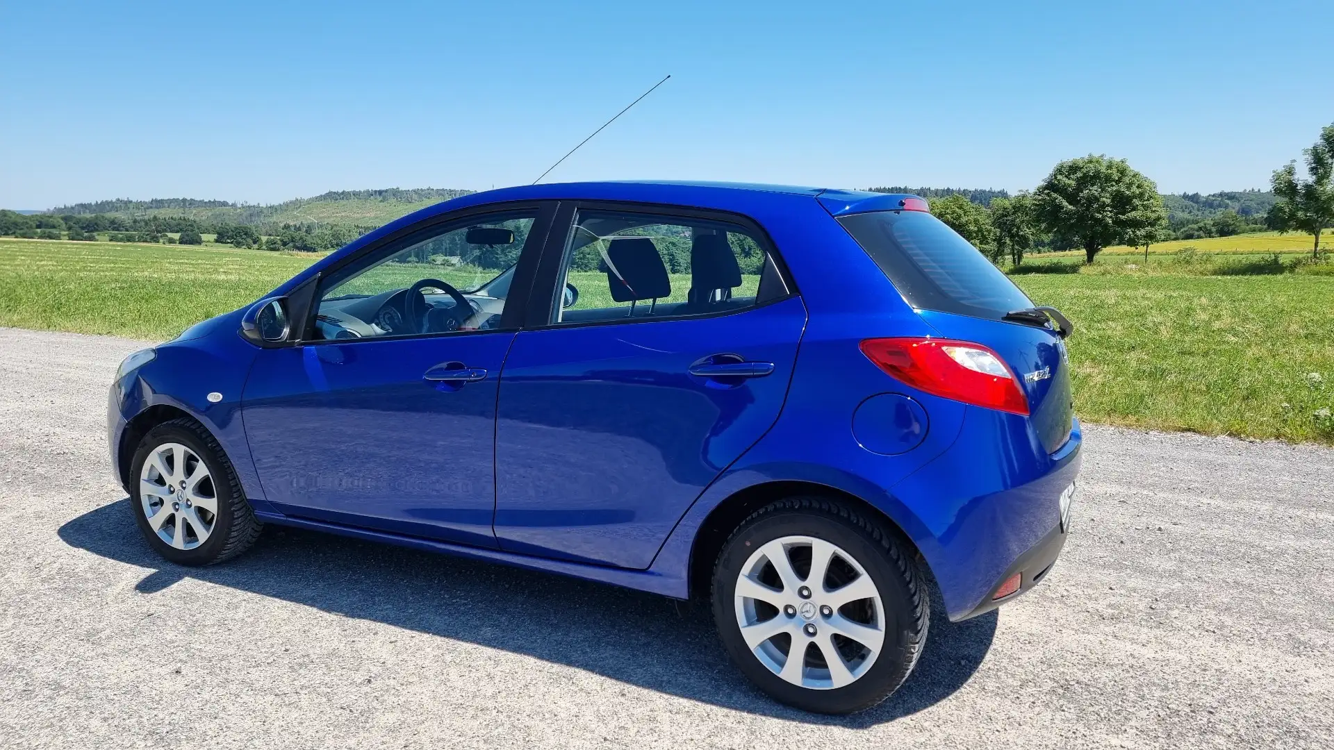 Mazda 2 1.3 Independence Azul - 1