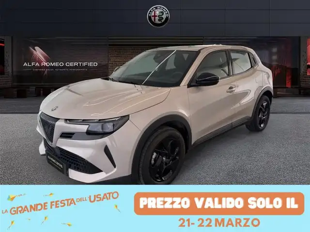 Alfa Romeo Junior 1.2 145CV Hybrid eDCT6 ibrida