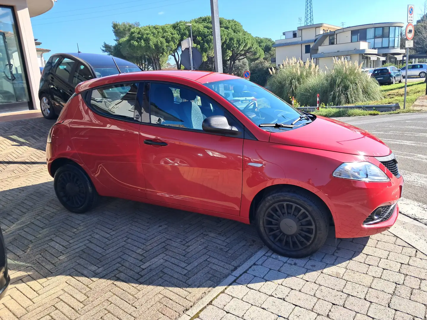 Lancia Ypsilon Ypsilon III 2015 1.0 firefly hybrid Silver s Rosso - 2