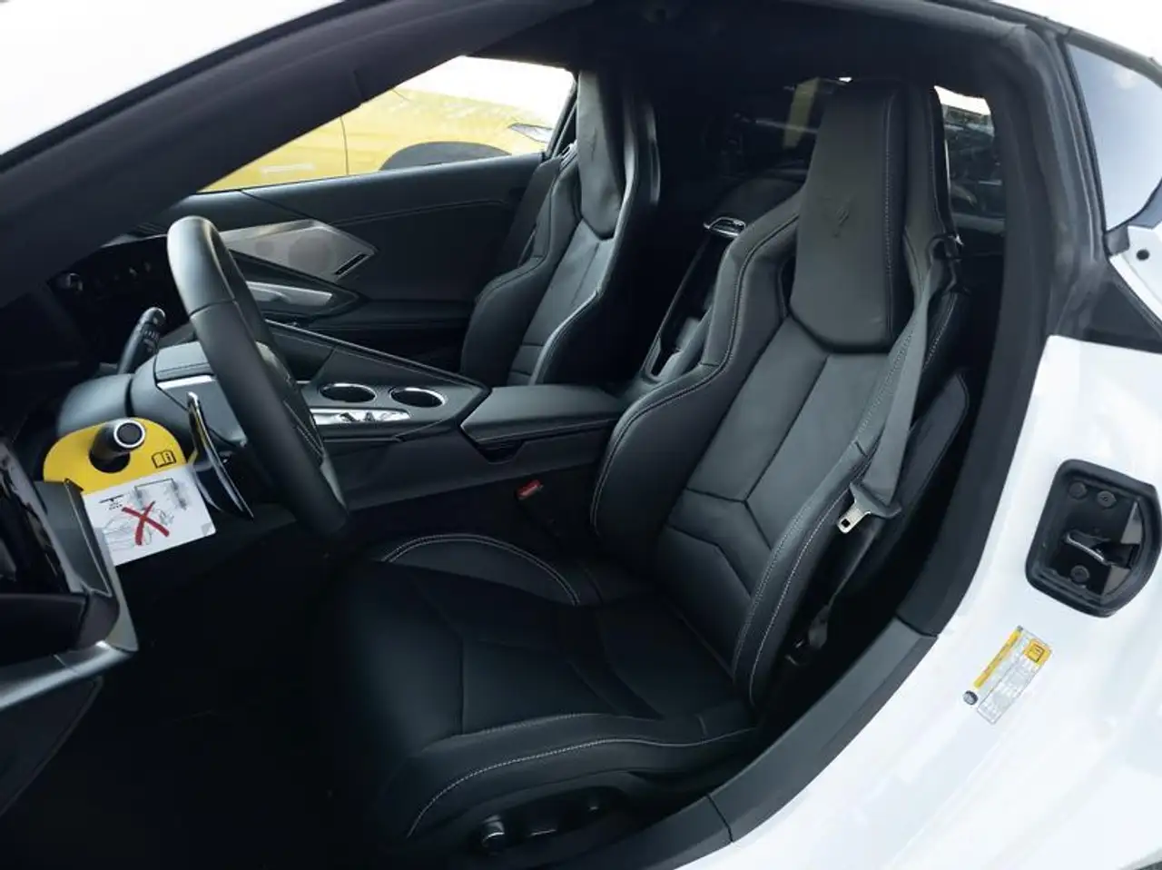 Chevrolet Corvette снимка Chevrolet Corvette