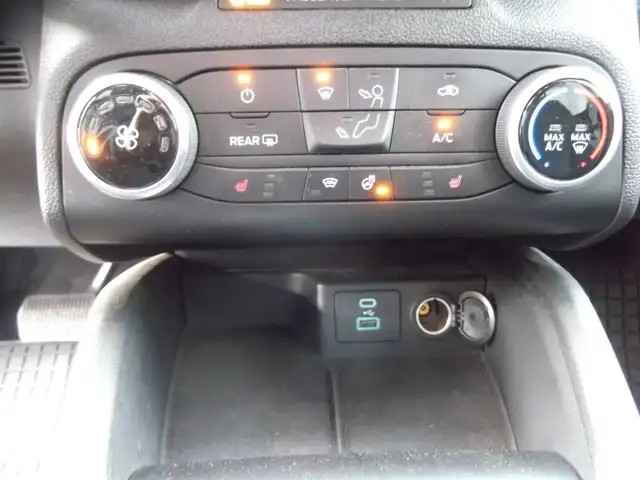 Ford Focus view 15