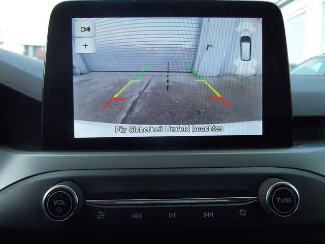 Ford Focus view 16