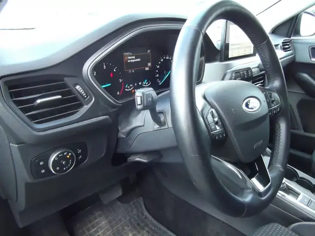 Ford Focus view 11
