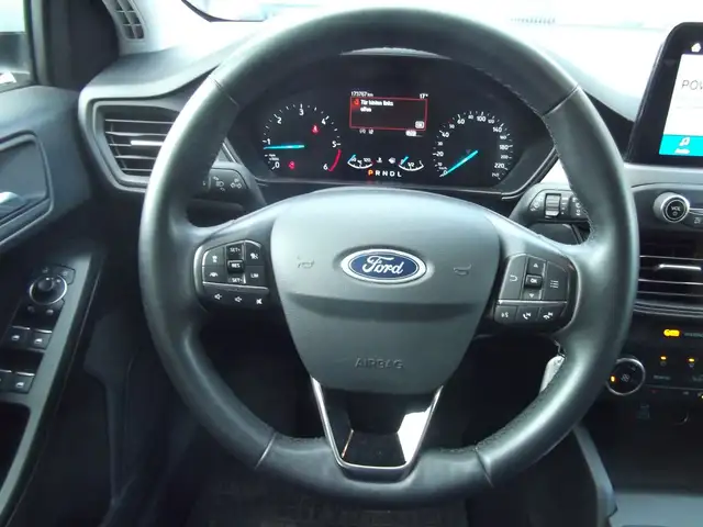 Ford Focus view 12
