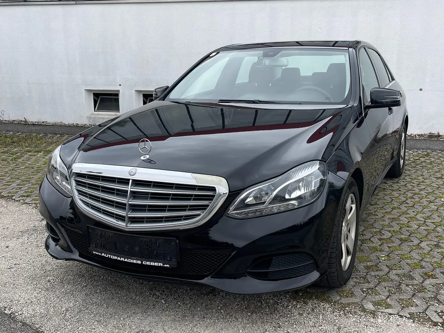 Mercedes-Benz E 200 E 200 BlueTEC A-Edition Aut. A-Edition Schwarz - 1