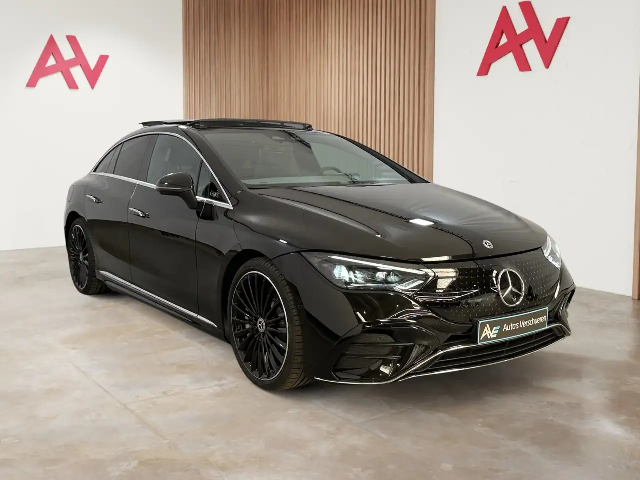 Mercedes-Benz EQE + AMG-Line Launch Edition ** AIRMATIC Pano ..., миниатюра 3