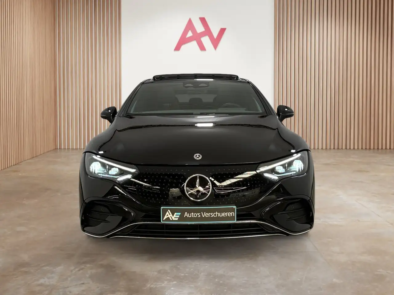 Mercedes-Benz EQE + AMG-Line Launch Edition ** AIRMATIC Pano ..., миниатюра 2