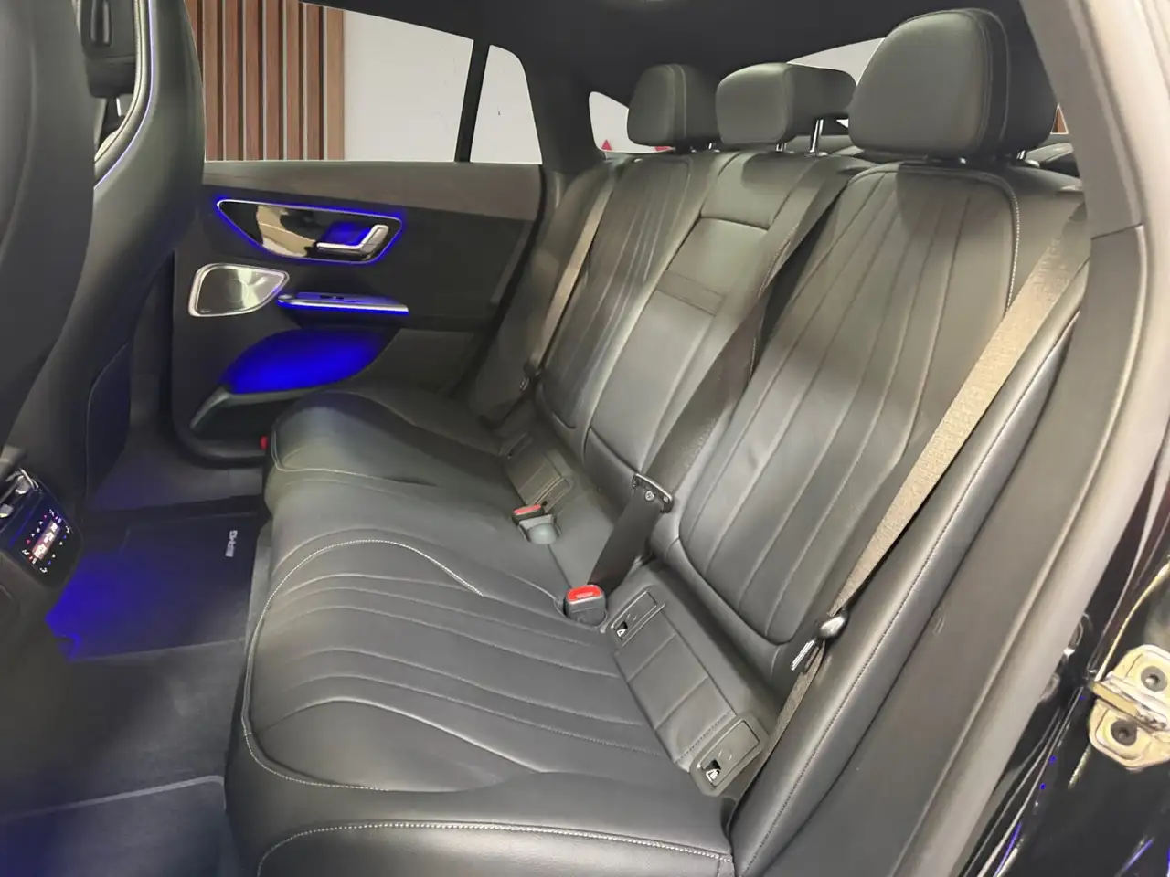 Mercedes-Benz EQE + AMG-Line Launch Edition ** AIRMATIC Pano ..., миниатюра 28