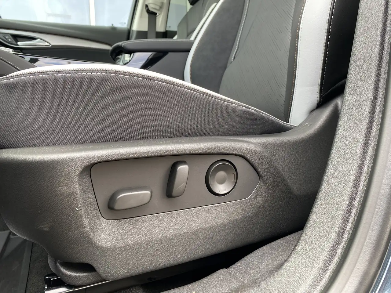 Buick Envision снимка Buick Envision